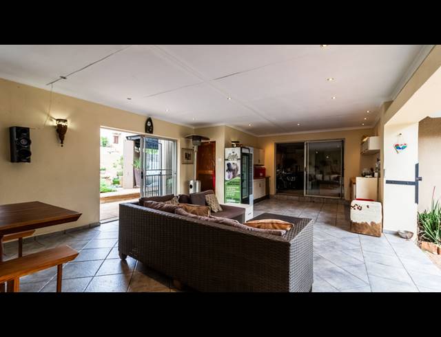 3 BEDROOM HOUSE FOR SALE IN BUURENDAL